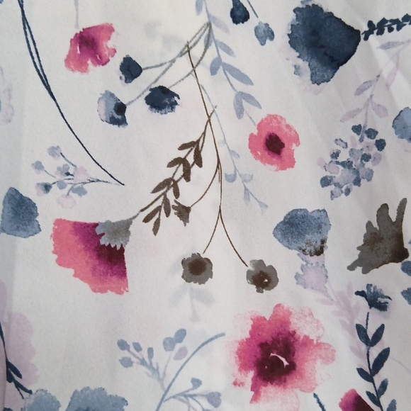 P19" L28" Joe Fresh Multicolor Floral High-low Round Hem Women's Blouse - Picture 12 of 17